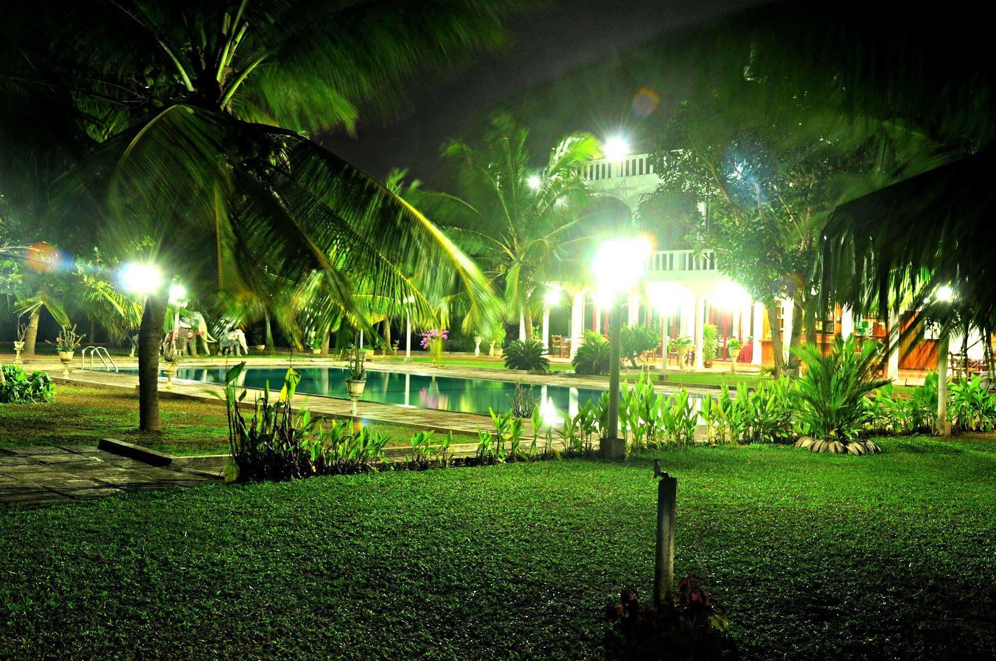 Hotel Lagoon Paradise Negombo Eksteriør bilde