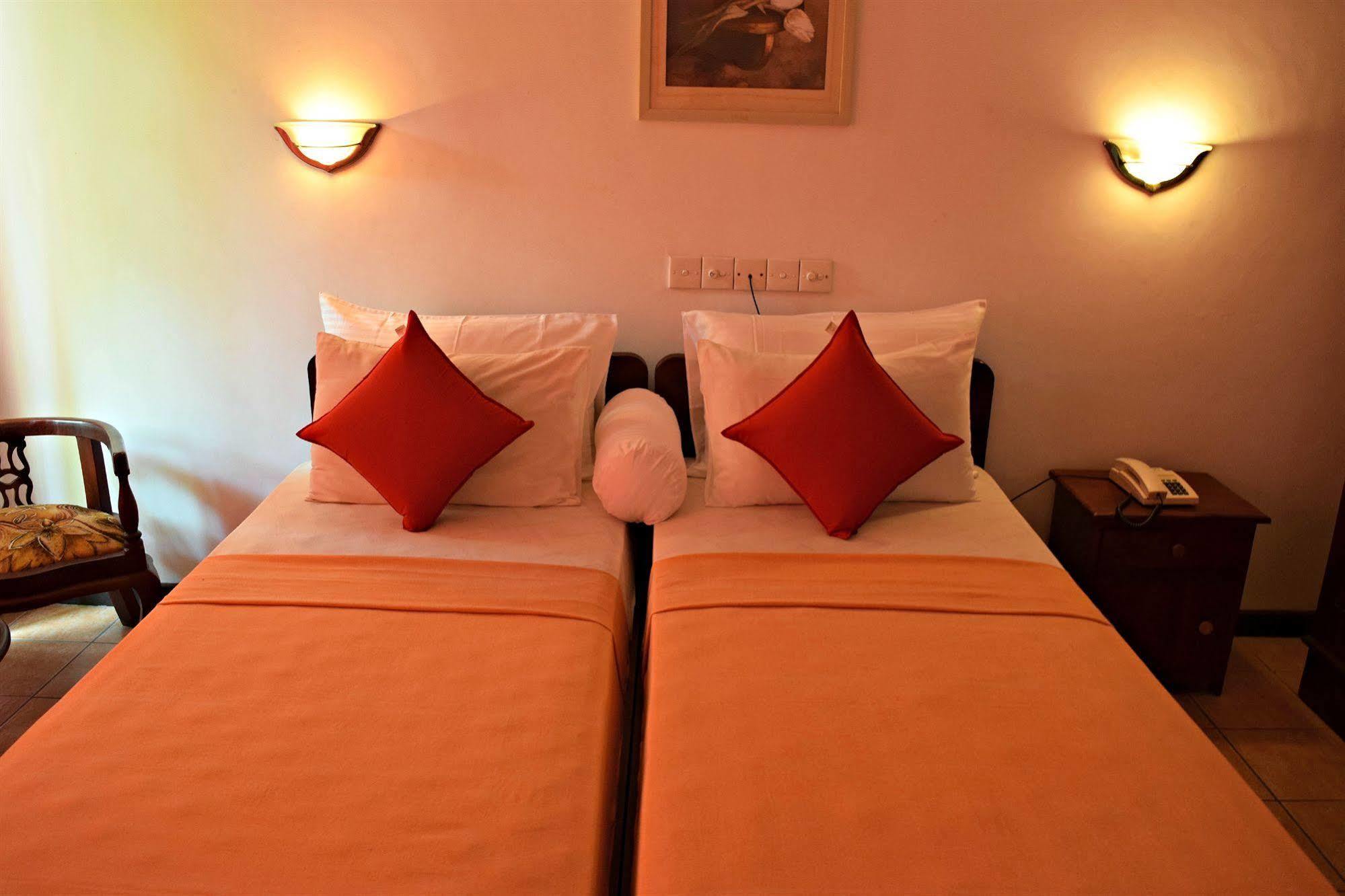 Hotel Lagoon Paradise Negombo Eksteriør bilde