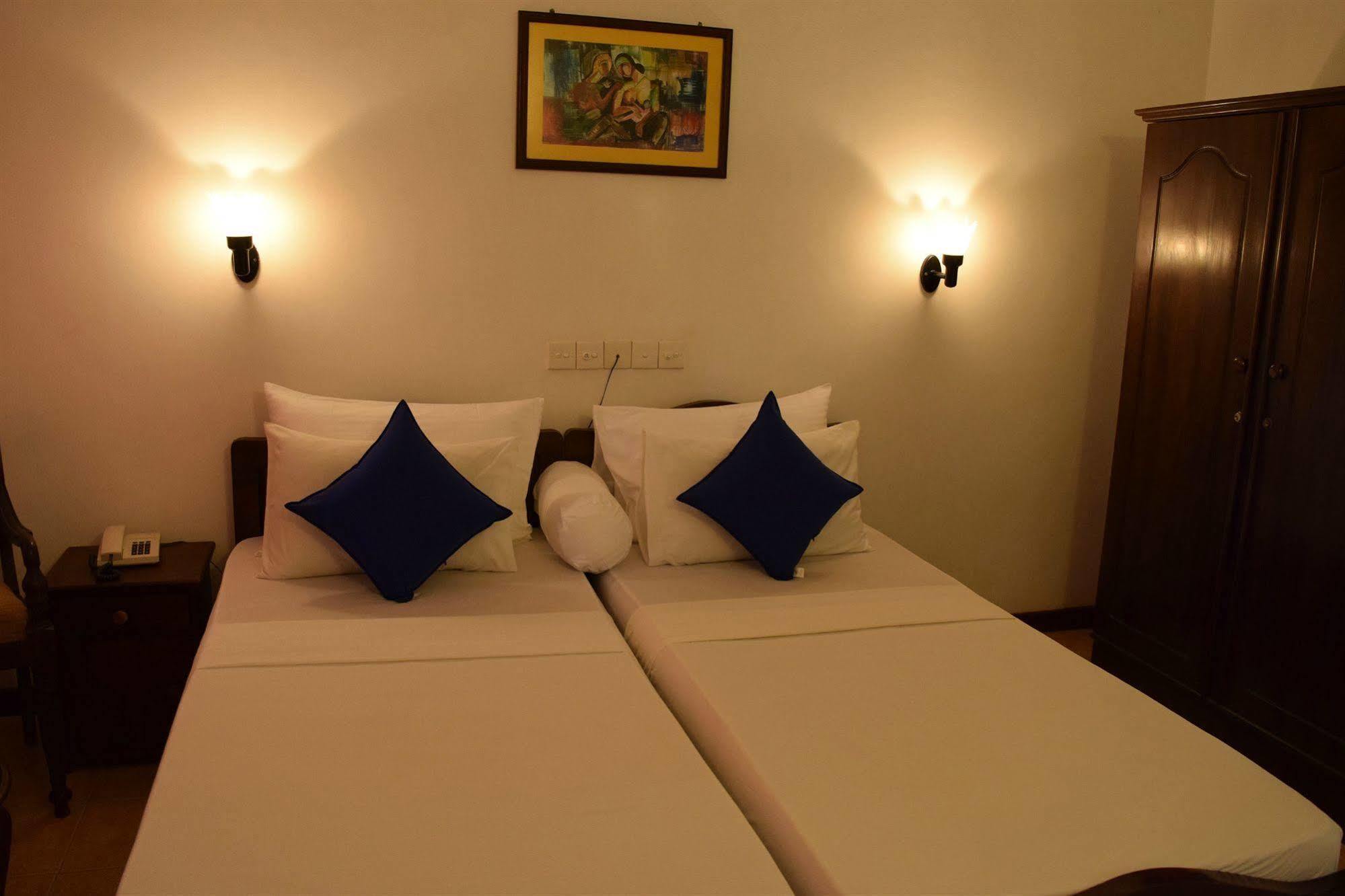 Hotel Lagoon Paradise Negombo Eksteriør bilde