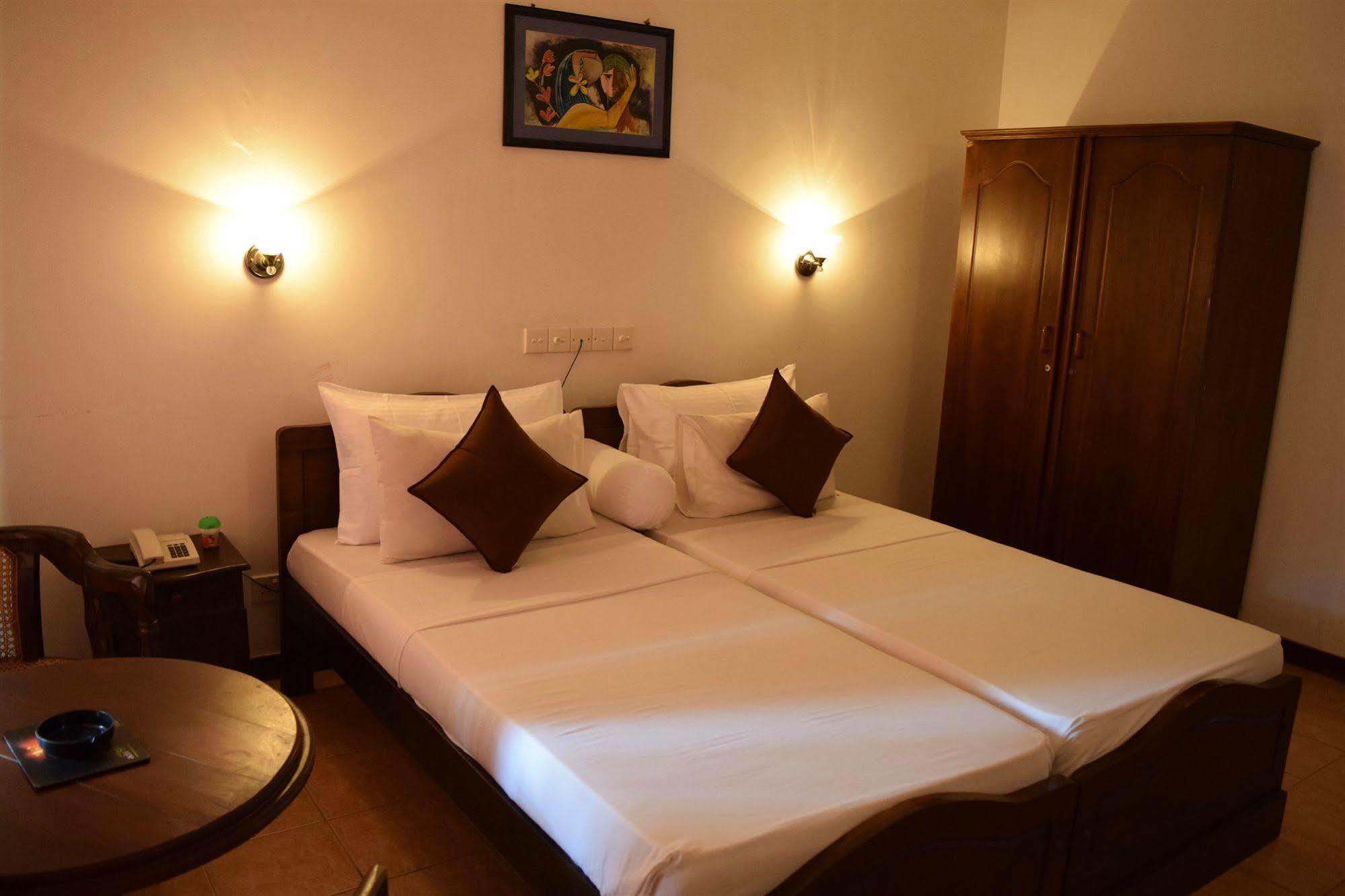Hotel Lagoon Paradise Negombo Eksteriør bilde