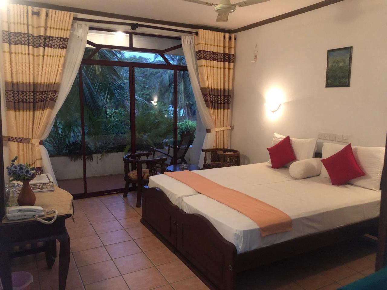 Hotel Lagoon Paradise Negombo Eksteriør bilde
